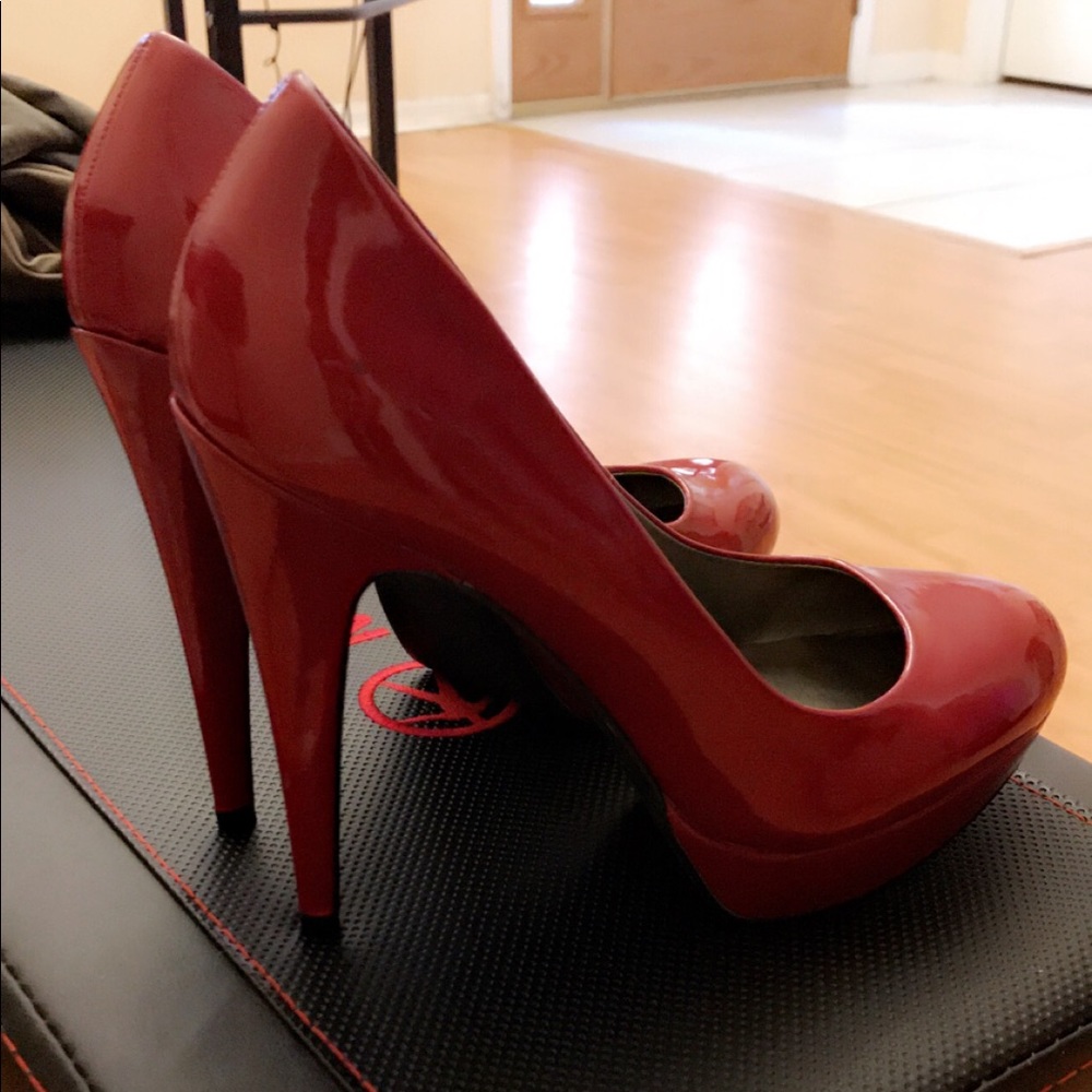 Guess size 9w red stallito